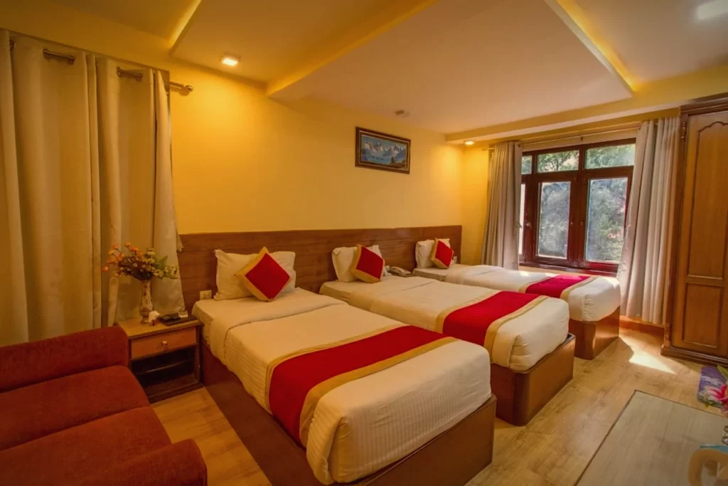deluxe-triple-bed-room